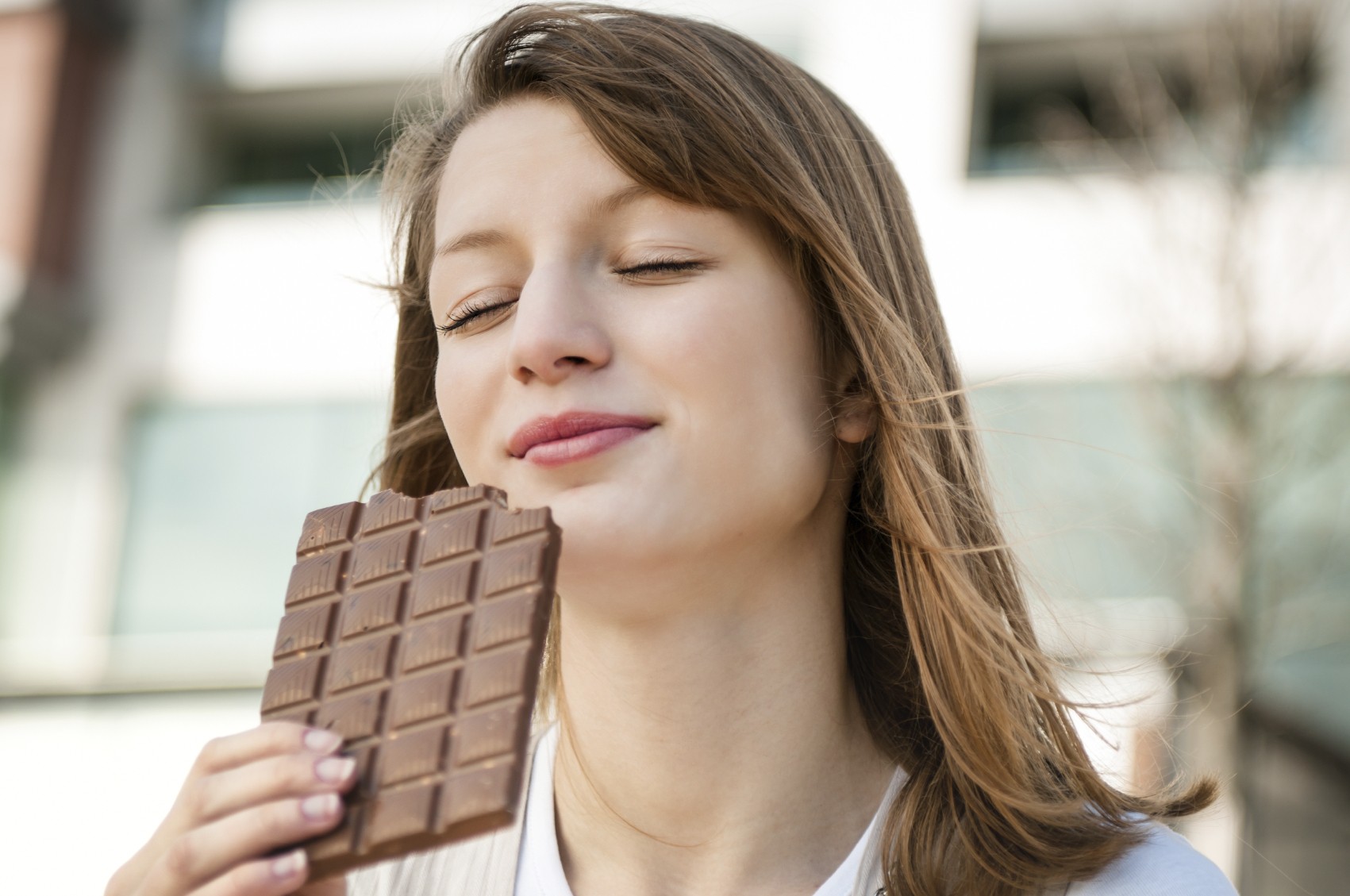 [giải đáp] đau bụng kinh ăn socola có giúp giảm đau? Đến tháng có nên ăn socola không? 2