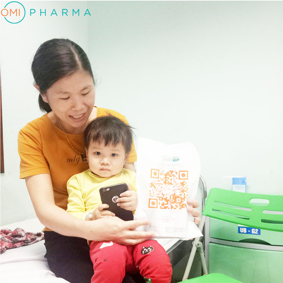 OmiCare trao tặng 700 hộp khẩu trang Ohki Virus Off cho Bệnh viện Nhi Trung Ương 7