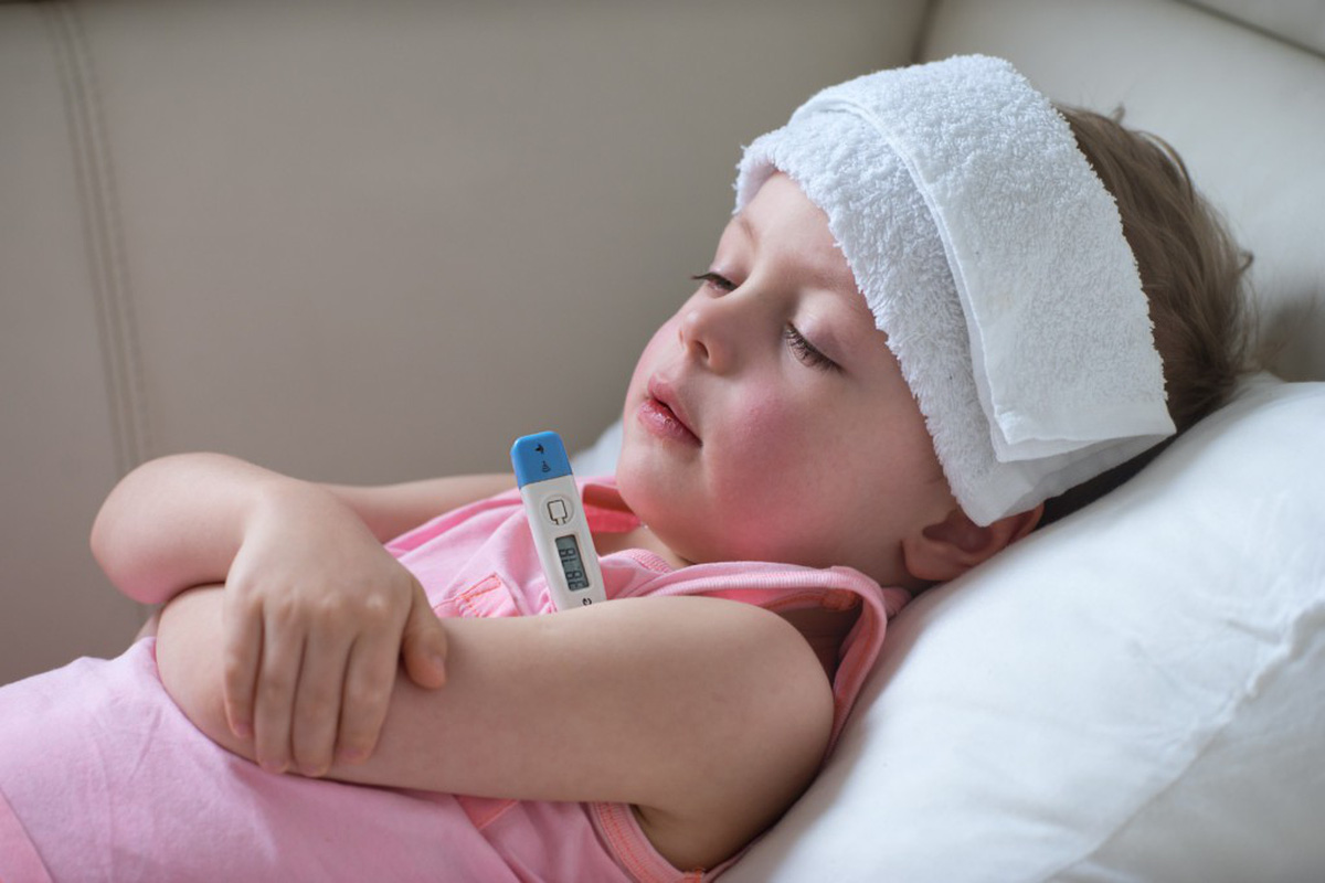 Cho trẻ uống thuốc hạ sốt đúng cách như thế nào? 1