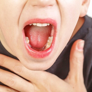 Viêm họng xung huyết có nguy hiểm không?